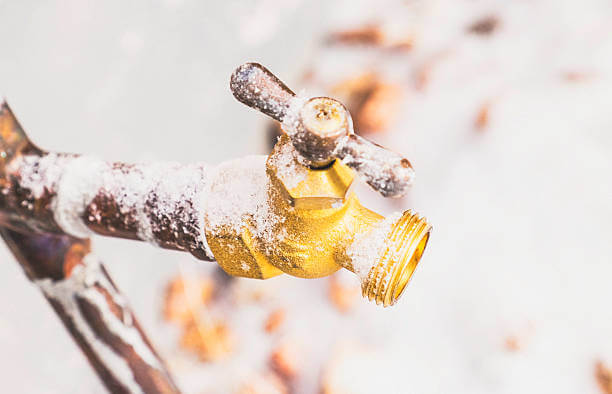 outdoor water pipes from freezing